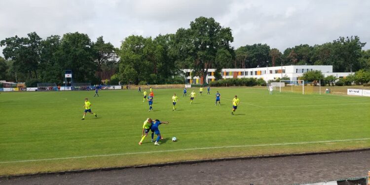 Warta wygrywa w Drezdenku