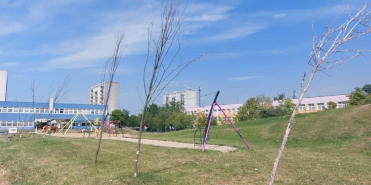 Mało zabawny plac zabaw