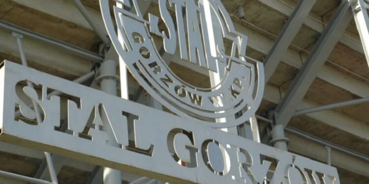 Stadion żużlowy już w pełni doświetlony