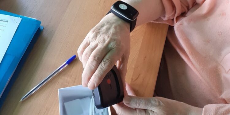 Seniorze wypróbuj opaskę bezpieczeństwa