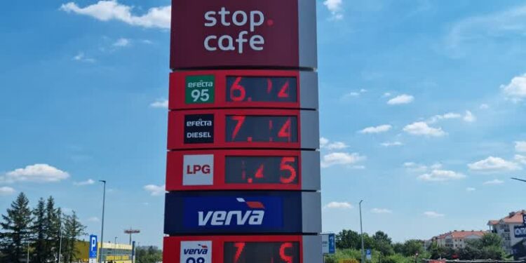 Taniej na gorzowskich stacjach paliw