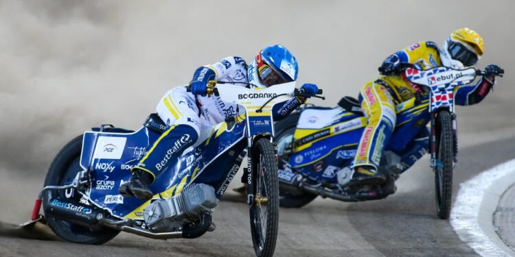 Osłabiona Stal tłem dla Motoru