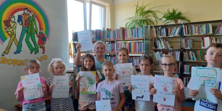 Dzieci robią zielnik