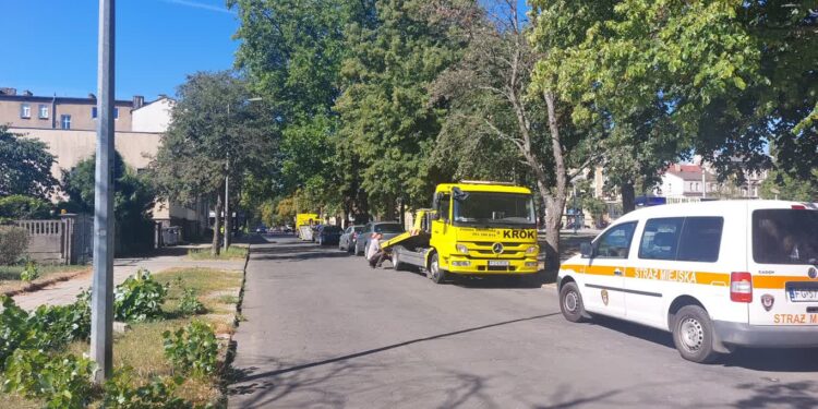 Sprzątanie (i odholowywanie) przy ul. Jagiellończyka