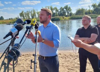 Ministrowie w Cigacicach o skażeniu Odry