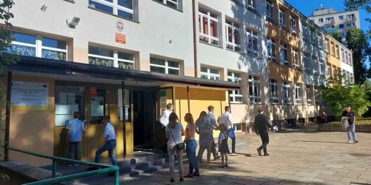 Uczniowie wrócili do szkoły. W SP 2 z radością