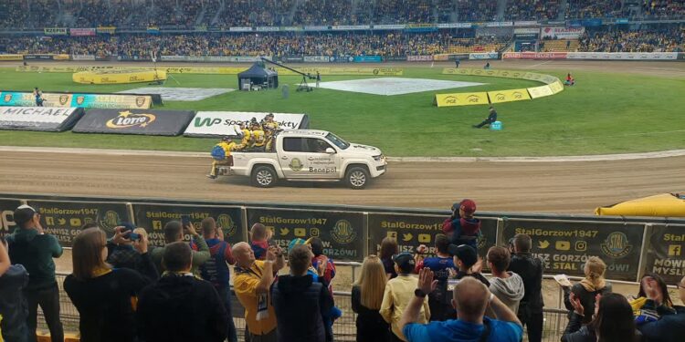 Ostatnia Prosta: żużel, koszykówa, unihokej