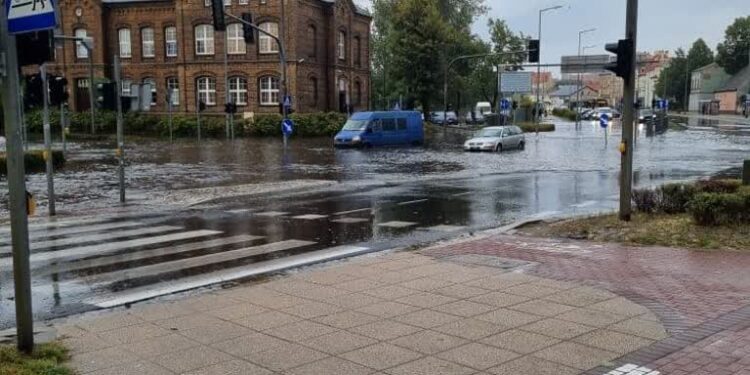 Nawałnica z gradem nad Gorzowem. Miasto jest sparaliżowane