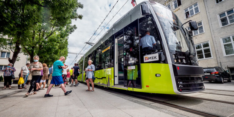 Dziś bez samochodu. Z komunikacji skorzystasz za darmo