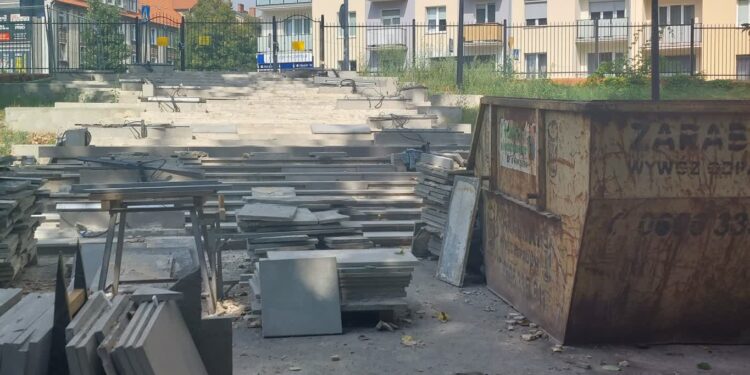 Schody w parku wkrótce mają być gotowe