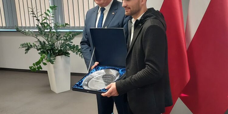 Sezon na „oficjałki” ruszył: Bartosz Zmarzlik u Wojewody Lubuskiego