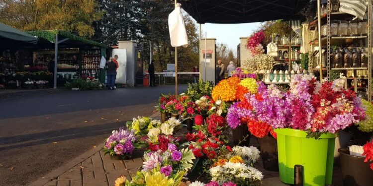 Niedziela na gorzowskim cmentarzu – aktualne informacje