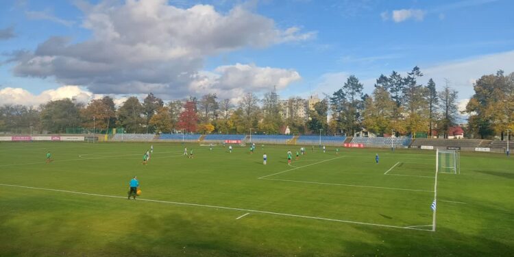 „Z piekła do nieba”: bardzo cenne zwycięstwo TKKF Stilonu