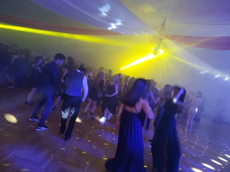 Bal Kościuszkowski w I LO czyli historia w blasku kuli