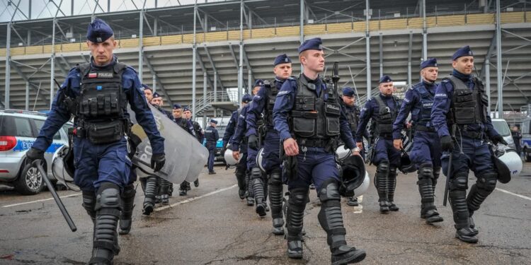 Policyjne manewry na Jancarzu [ZDJĘCIA]