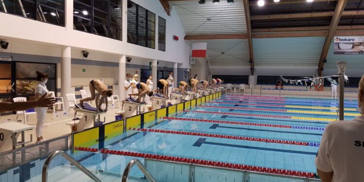 Pływacy MKP Słowianka rozpoczęli zimowe starty