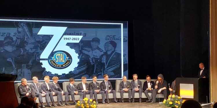 Ostatnia Prosta: przegląd ligowy, gala Stali