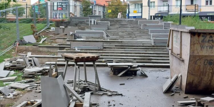 Dziś schody mają być już dostępne