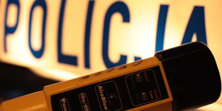 Pijany kierowca zatrzymany dzięki czujności policjanta po służbie