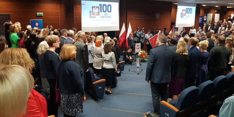 Medale z okazji 100-lecia służby cywilnej wręczone w Gorzowie