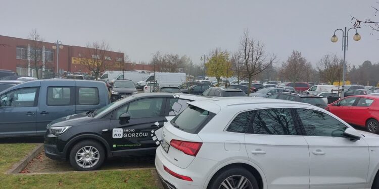 Jak wygląda sytuacja przy cmentarzu komunalnym?