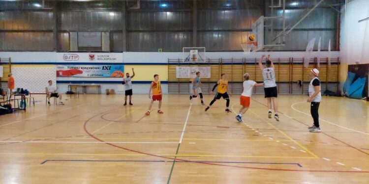 Złamane kolana wygrywają w Gorzowie Wlkp.