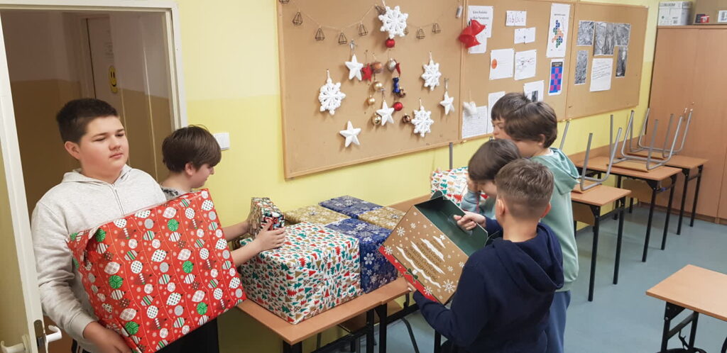 Klasa rodzinie na Boże Narodzenie w społecznej SP w Gorzowie