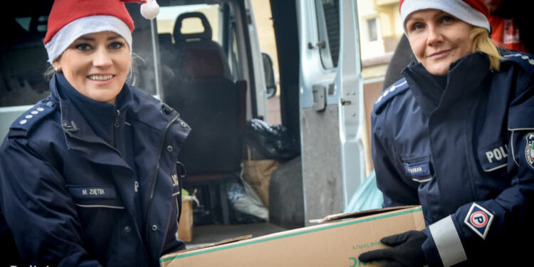 Gorzowska policja zorganizowała akcję „Przyjazna zima” dla osób potrzebujących