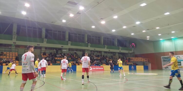 Stal kończy rok wygraną i awansem w tabeli