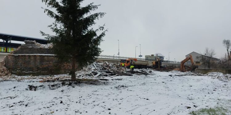 Wyburzanie zakończone