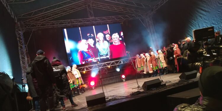 Życzenia o nadziei i wspólnocie na Starym Rynku