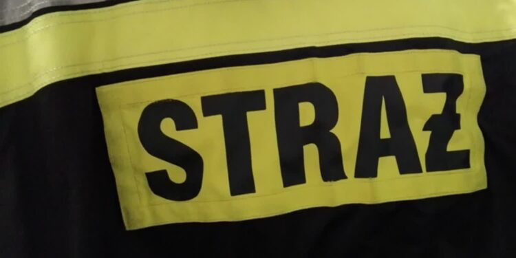 Pożar w Lipkach Wielkich. Pali się dach