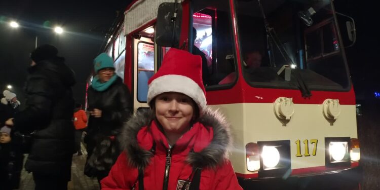„Świąteczny Tramwaj” i wspólne śpiewanie kolęd…