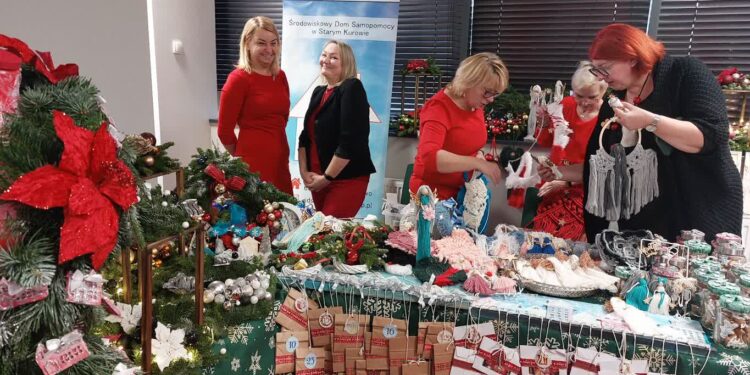 Urząd pełen świątecznych ozdób