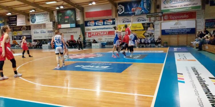 Falstart Enei AZS AJP