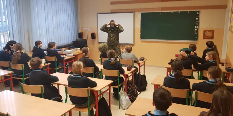 Wojsko bliżej uczniów w gorzowskiej SP nr 15