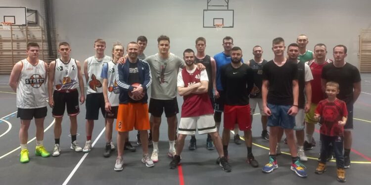 fot fb Kangoo Basket