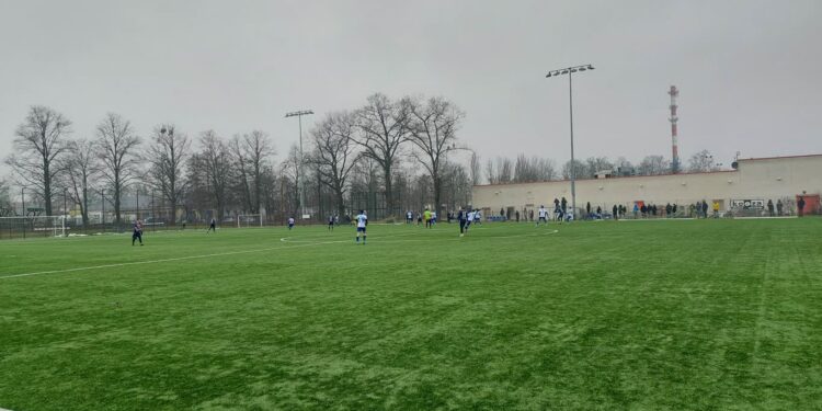 Derbowy sparing dla Warty