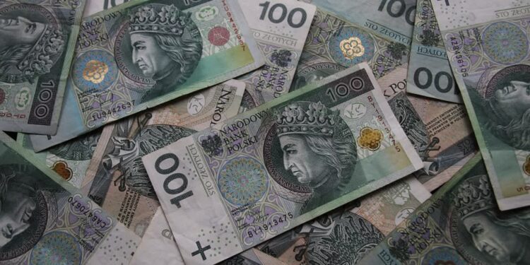 Kto zgubił kilkanaście tysięcy złotych? Pieniądze czekają na właściciela