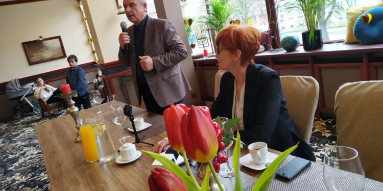 Elżbieta Rafalska odwiedziła Ukraińców w Hotelu Mieszko