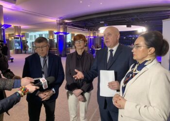 Europosłowie PiS: „Wystawa w PE jest skandaliczna”