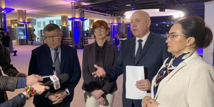 Europosłowie PiS: „Wystawa w PE jest skandaliczna”