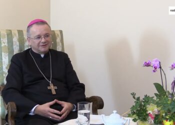 Komunikat biskupa ws. ataków na Jana Pawła II