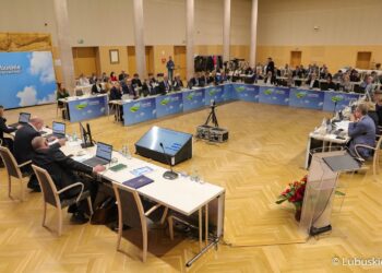 Na sesji sejmiku o mobbingu i nierównym traktowaniu pracowników