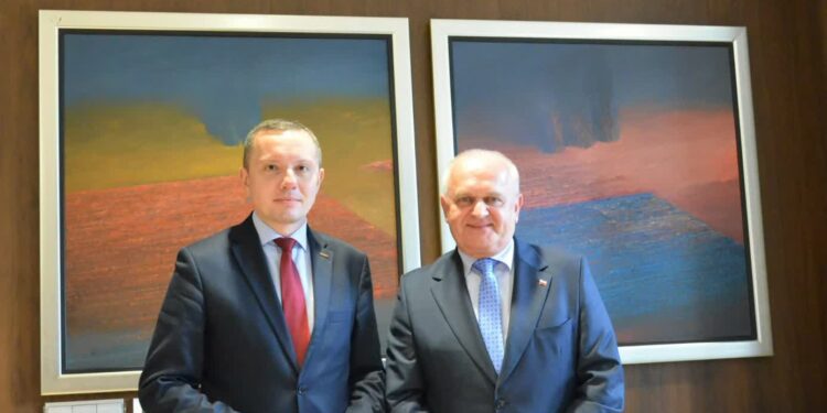 Prezes KGHM Tomasz Zdzikot i wojewoda Lubuski Władysław Dajczak