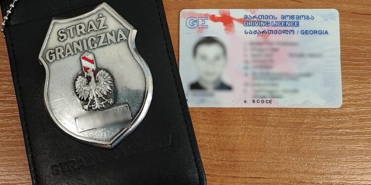 Zawodowy kierowca z Gruzji posługiwał się „lewym” prawem jazdy