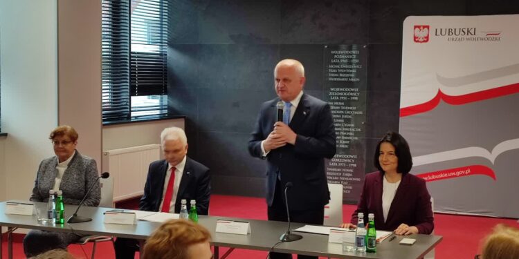 Wiceminister Kraska spotkał się z władzami szpitali