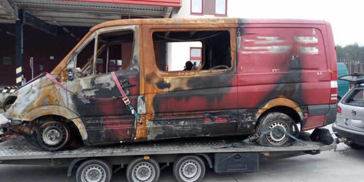 Chciał wwieść do Polski wrak auta