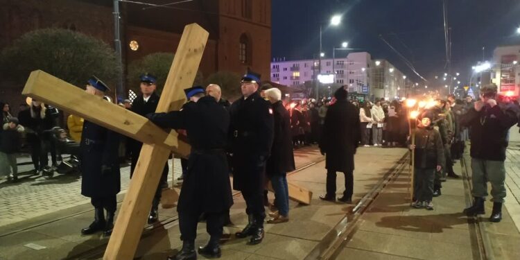 Ulicami Gorzowa przeszła Droga Krzyżowa