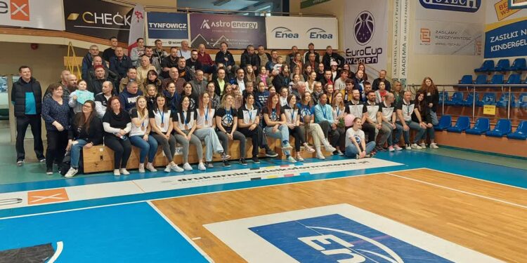 Ostatni raz przy Chopina: gorzowskie koszykarki prezentowały medale